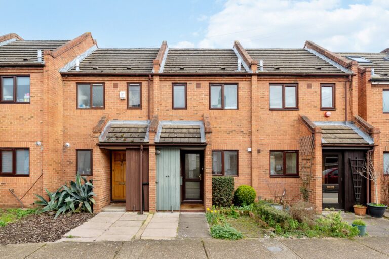 images of property on Argyle Place