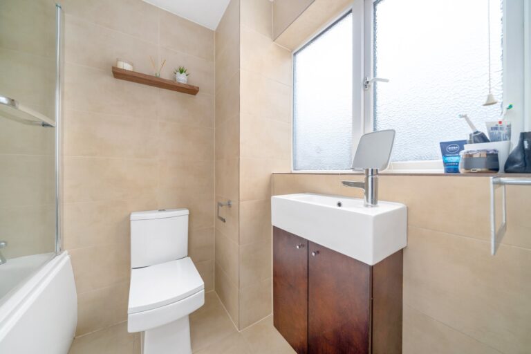 images of property on Argyle Place