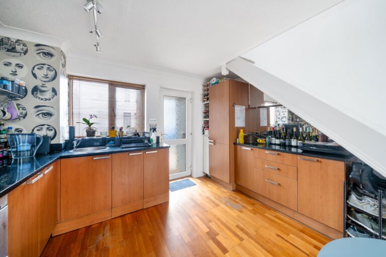 images of property on Argyle Place