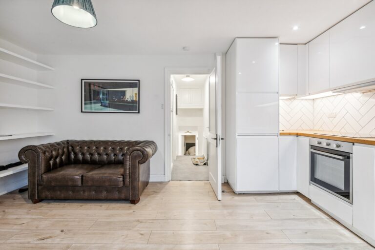 images of property on Tunis Road