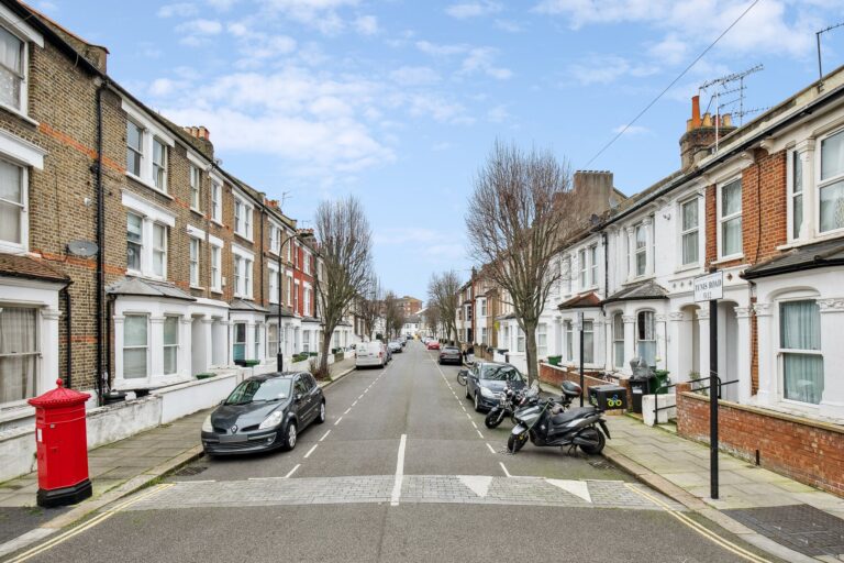 images of property on Tunis Road