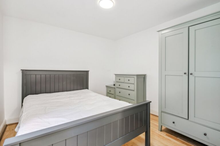 images of property on Tunis Road