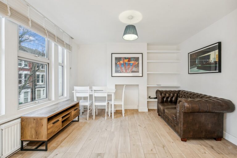 images of property on Tunis Road