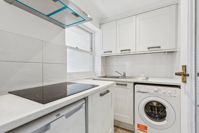 images of property on Earl's Court Square