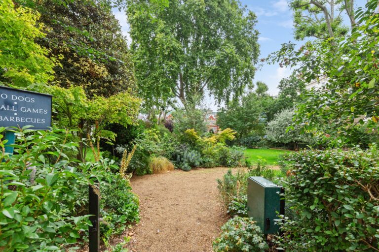 images of property on Earl's Court Square