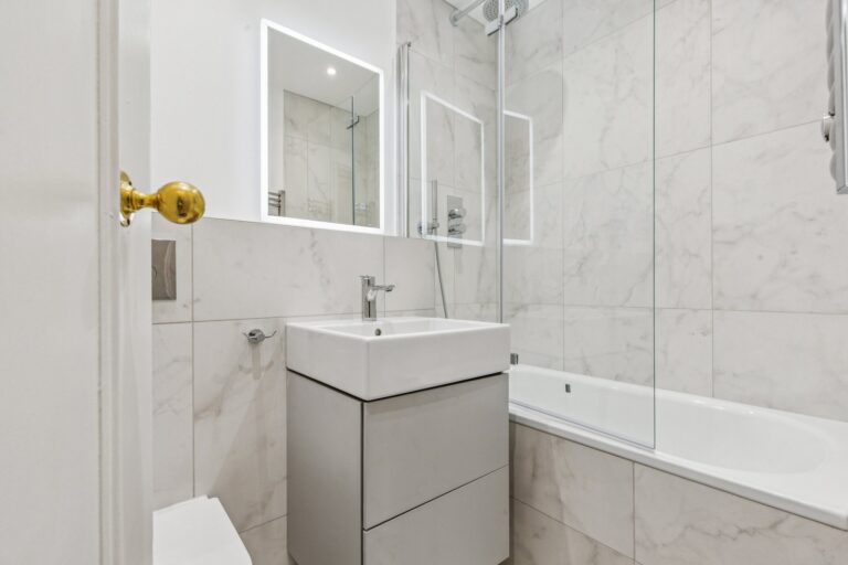 images of property on Earl's Court Square