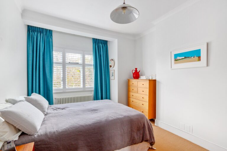 images of property on Burlington Lane