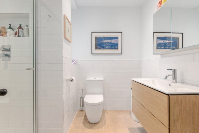 images of property on Burlington Lane