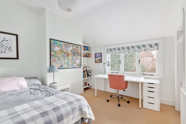 images of property on Burlington Lane