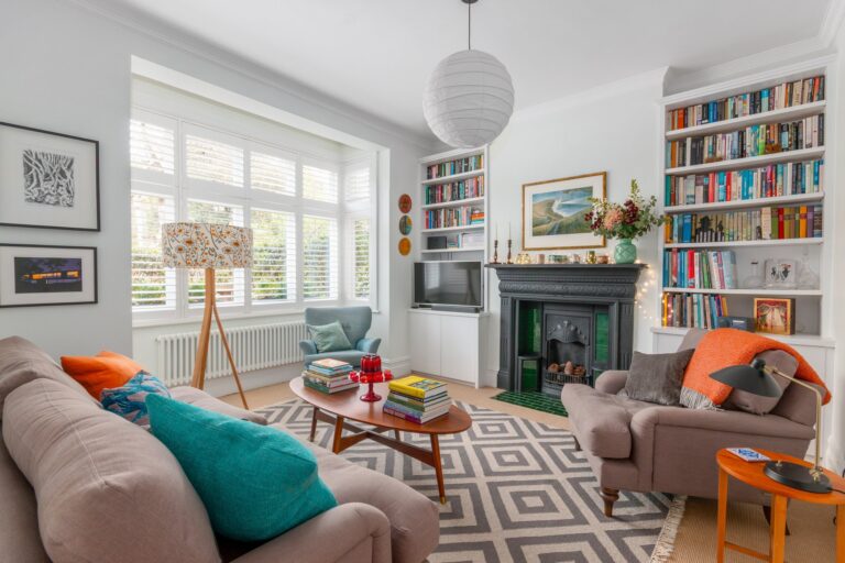 images of property on Burlington Lane