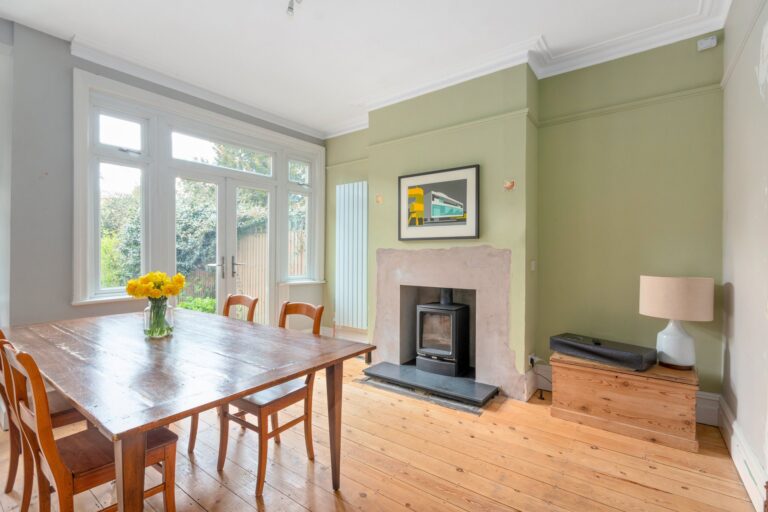 images of property on Burlington Lane