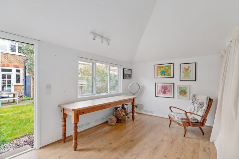 images of property on Burlington Lane