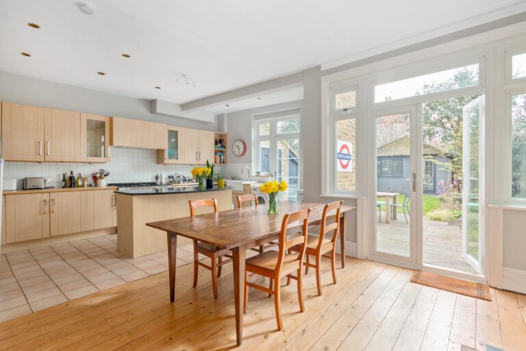 images of property on Burlington Lane