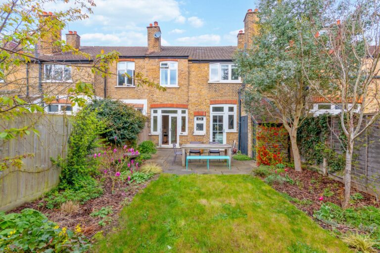 images of property on Burlington Lane