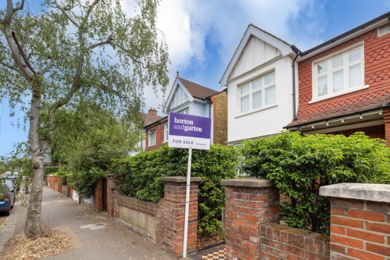 images of property on Burlington Lane