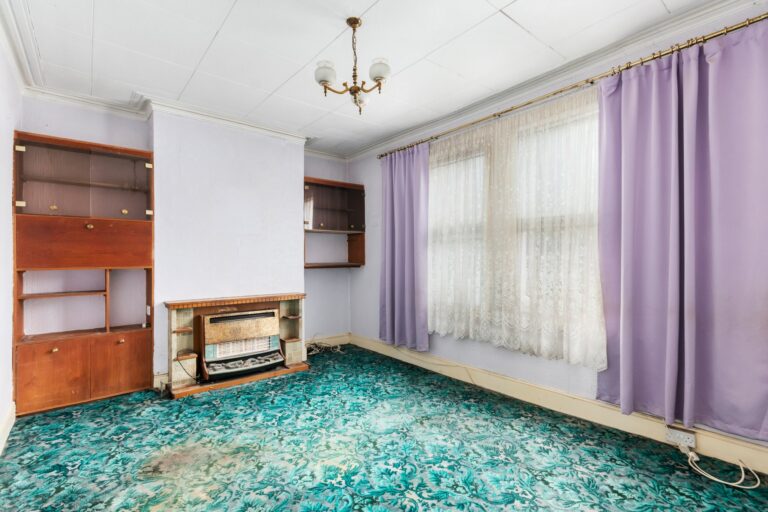 images of property on Rothschild Road