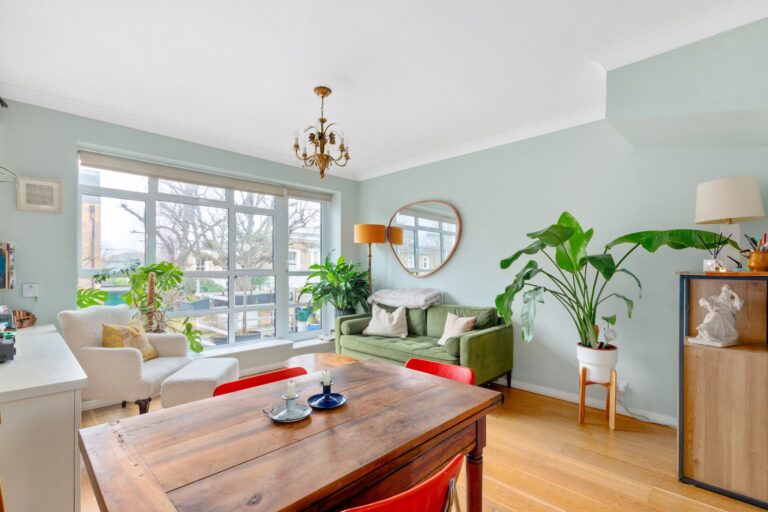 images of property on Ashchurch Park Villas