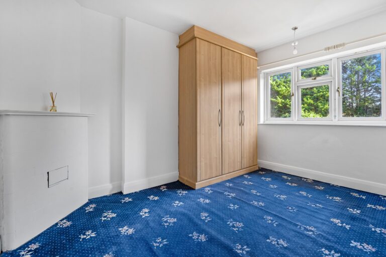 images of property on Manor Gardens