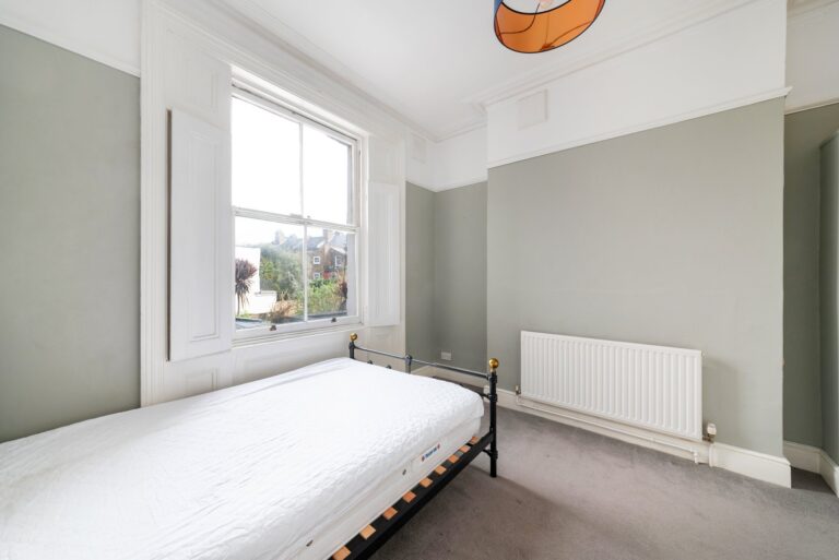 images of property on Askew Road