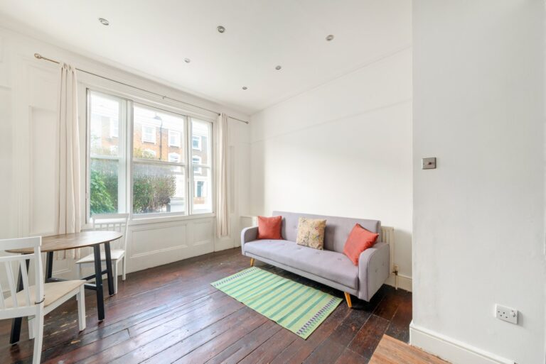 images of property on Askew Road