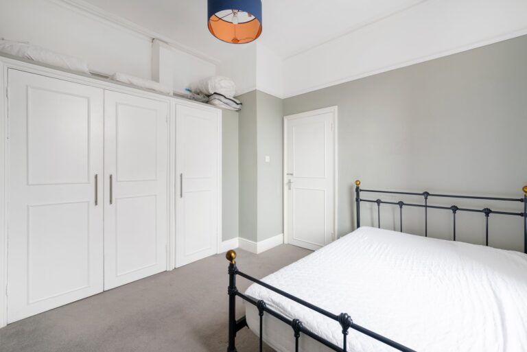 images of property on Askew Road