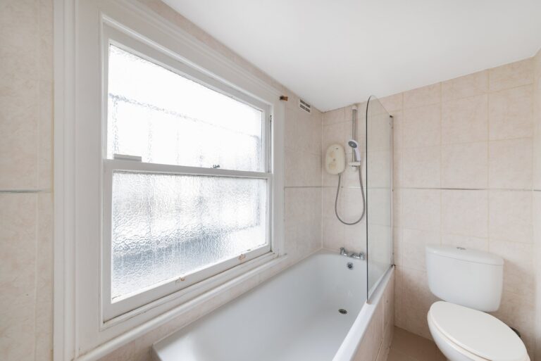 images of property on Askew Road