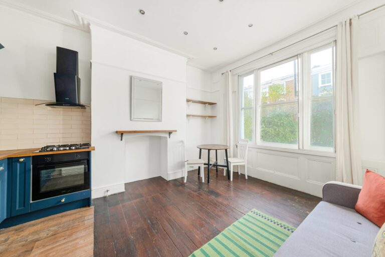 images of property on Askew Road