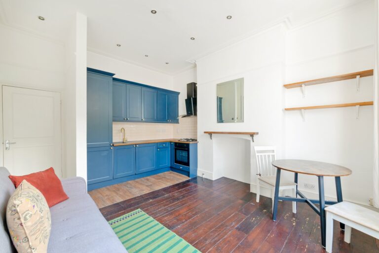 images of property on Askew Road