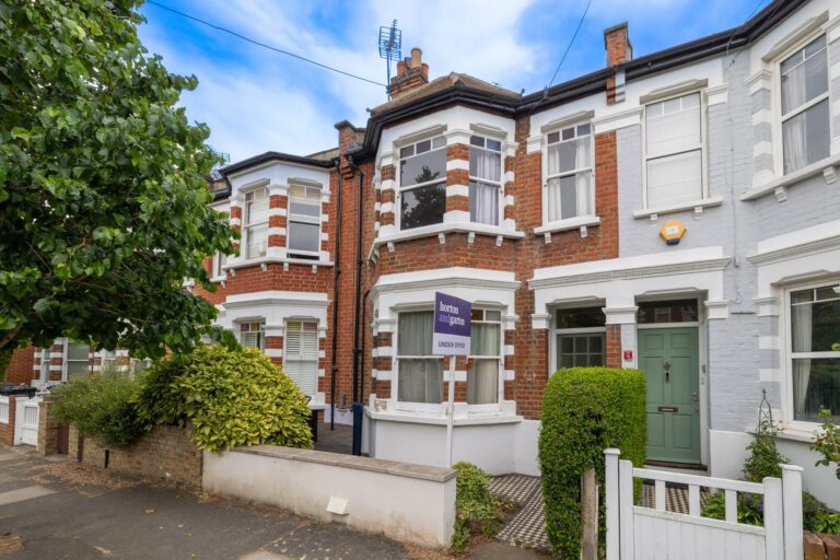 images of property on Whellock Road