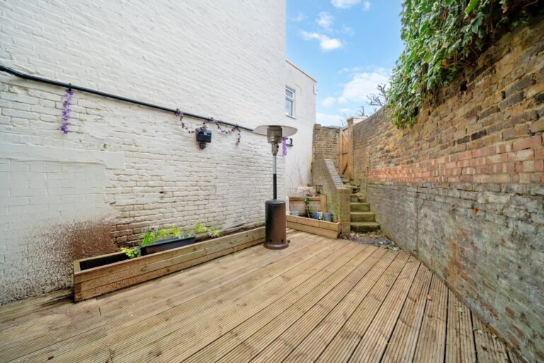 images of property on Cathnor Road