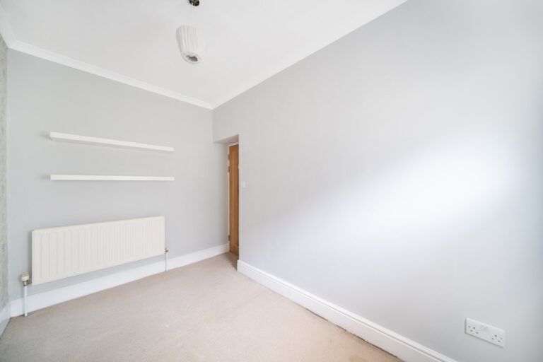 images of property on Cathnor Road