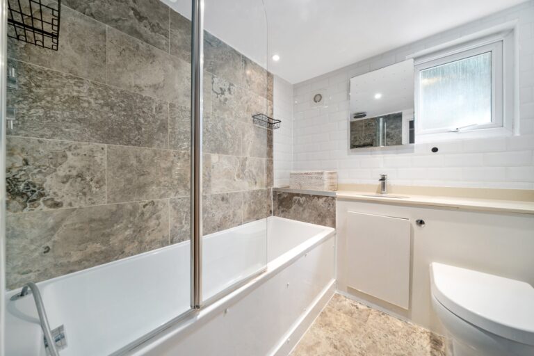 images of property on Cathnor Road