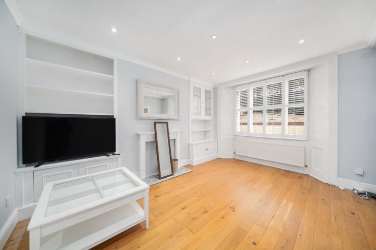 images of property on Cathnor Road