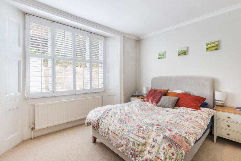 images of property on Cathnor Road