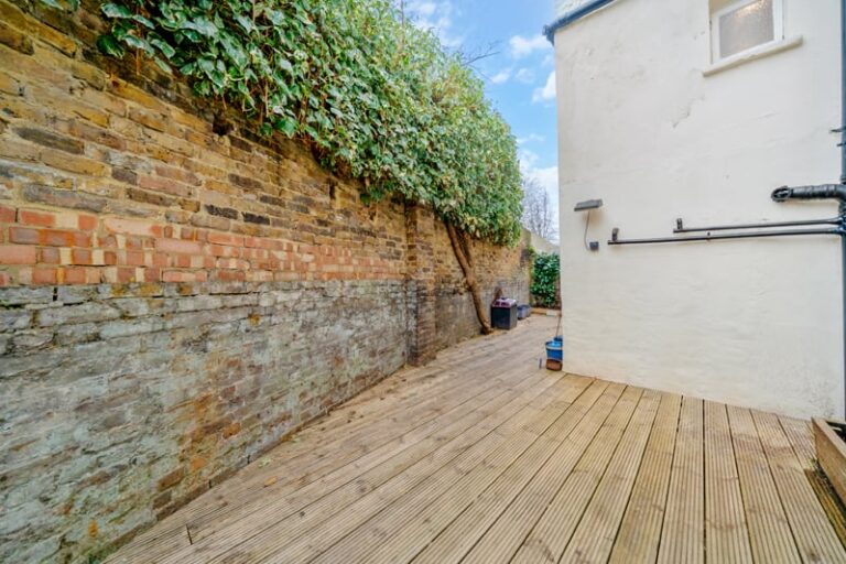 images of property on Cathnor Road