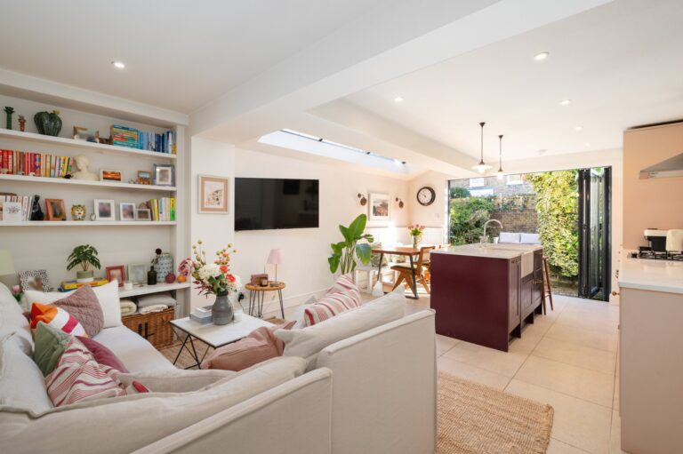 images of property on Brackenbury Road