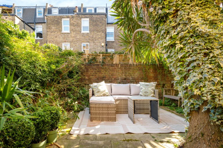 images of property on Brackenbury Road