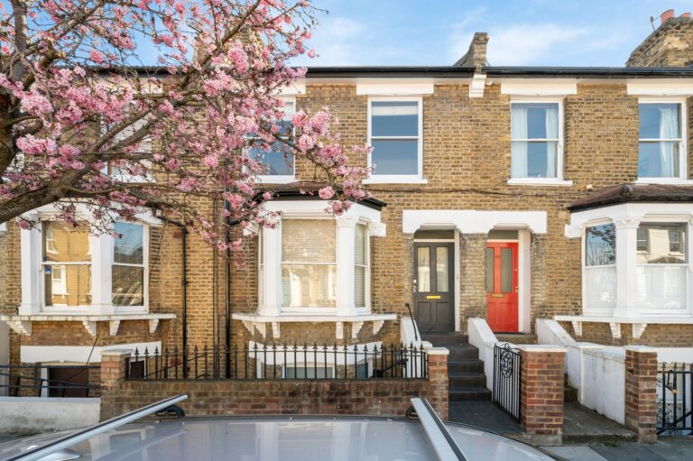 images of property on Brackenbury Road