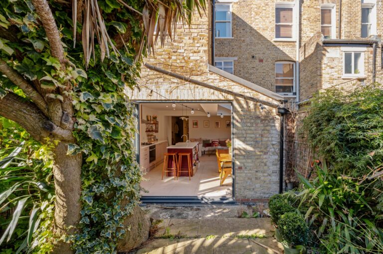 images of property on Brackenbury Road