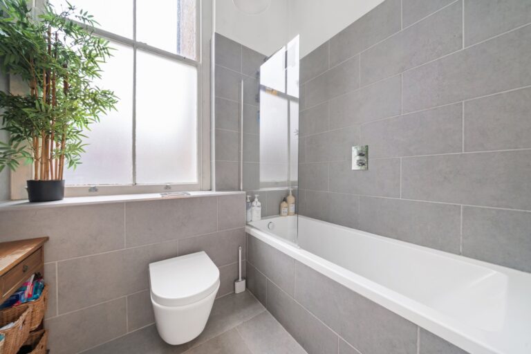 images of property on Greyhound Road