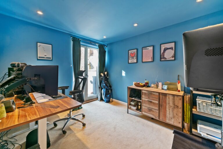 images of property on Thorney Hedge Road