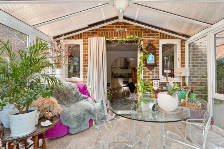 images of property on Chiswick Lane