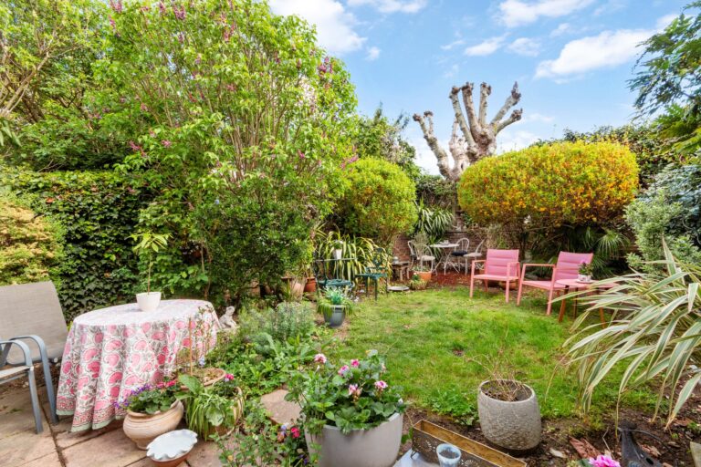 images of property on Chiswick Lane