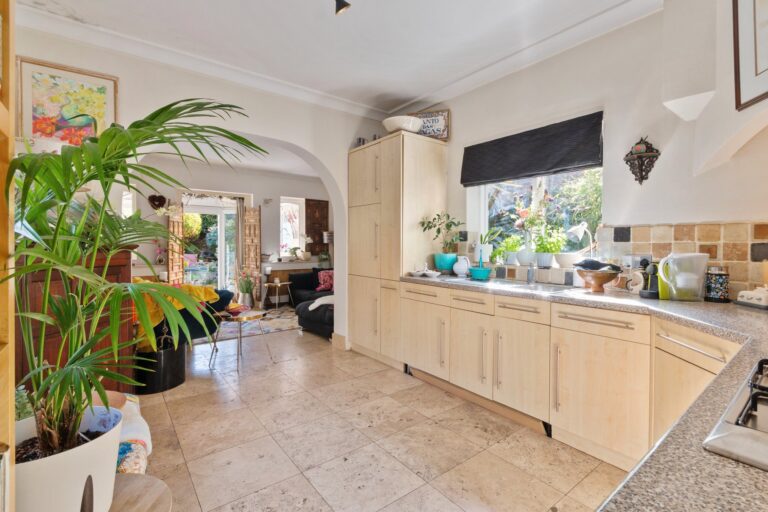 images of property on Chiswick Lane