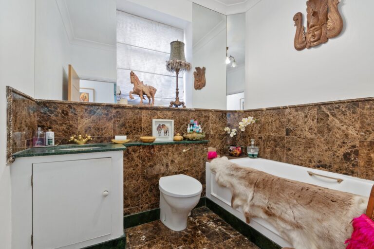 images of property on Chiswick Lane