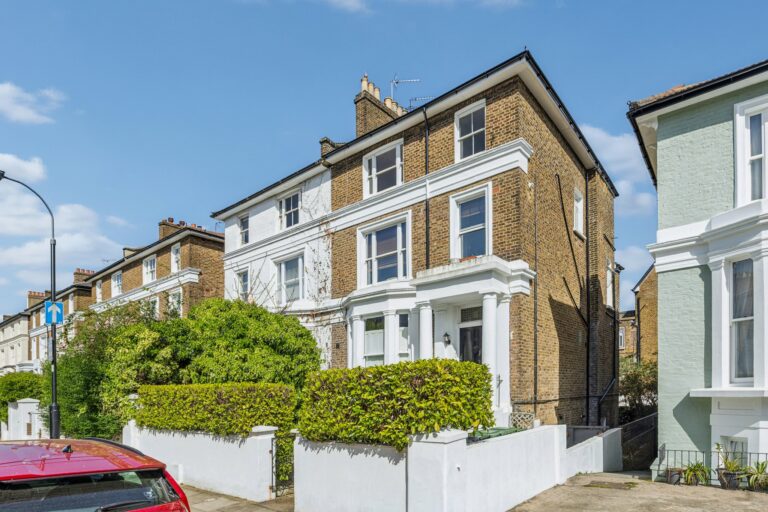 images of property on Stowe Road
