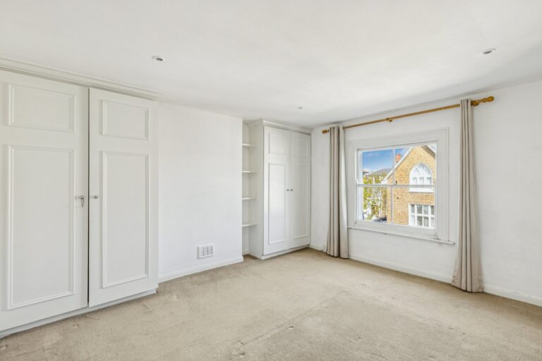 images of property on Stowe Road