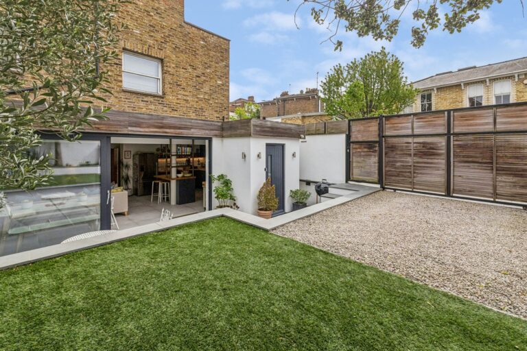 images of property on Askew Road