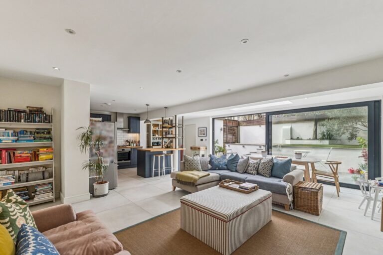 images of property on Askew Road