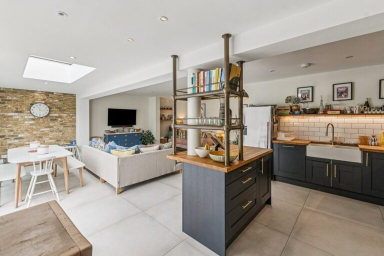 images of property on Askew Road